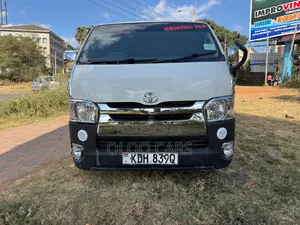 Toyota HiAce 2015 White