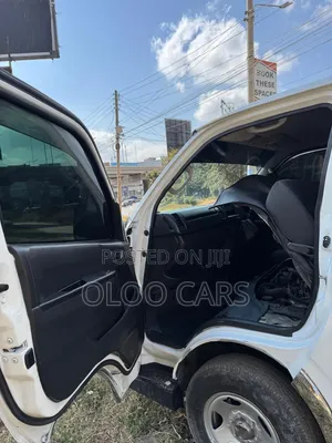 Toyota HiAce 2015 White