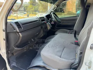 Toyota HiAce 2015 White