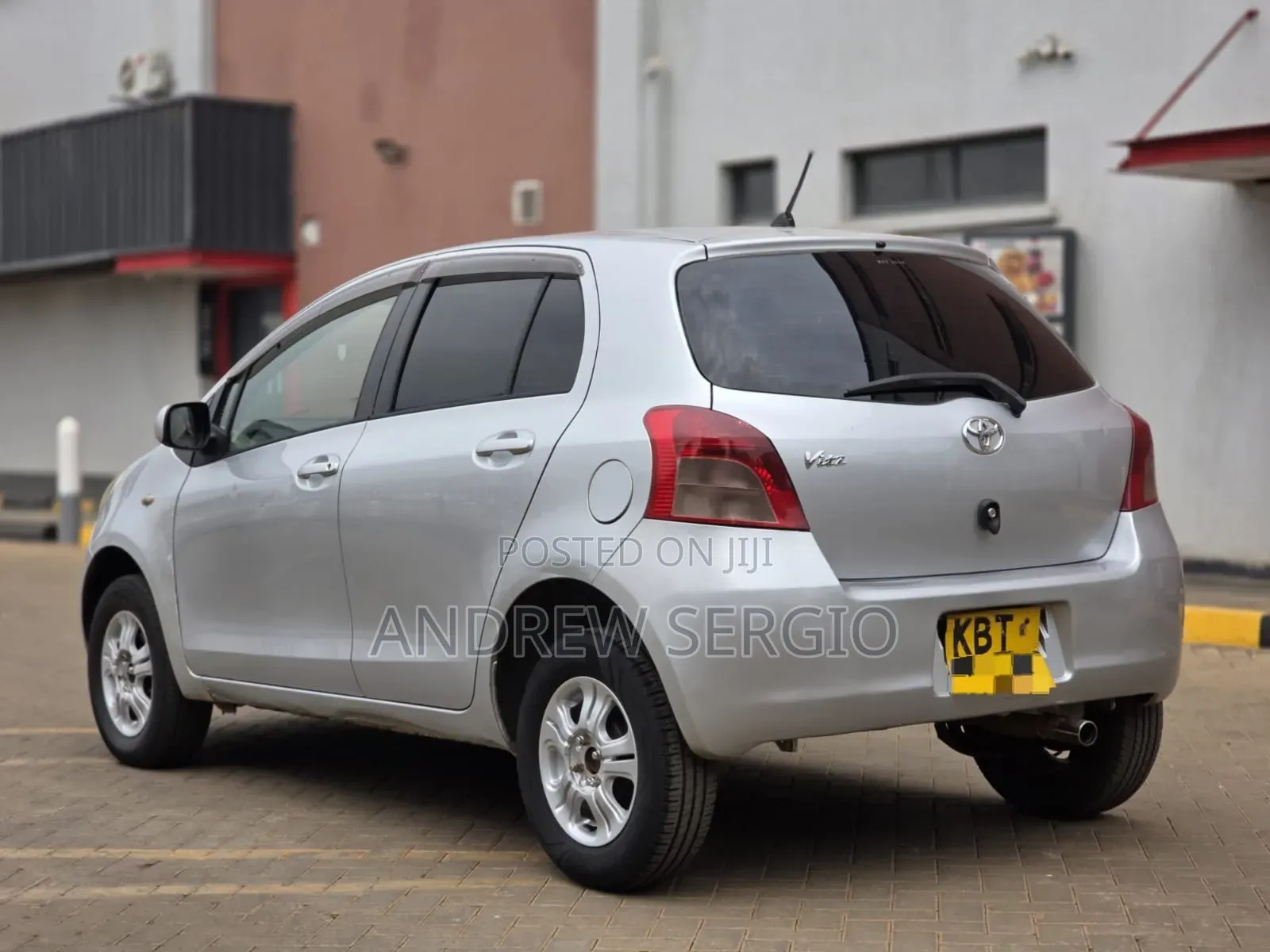Toyota Vitz 2005 Silver