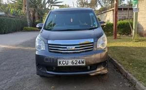 Toyota Noah 2012 Gray