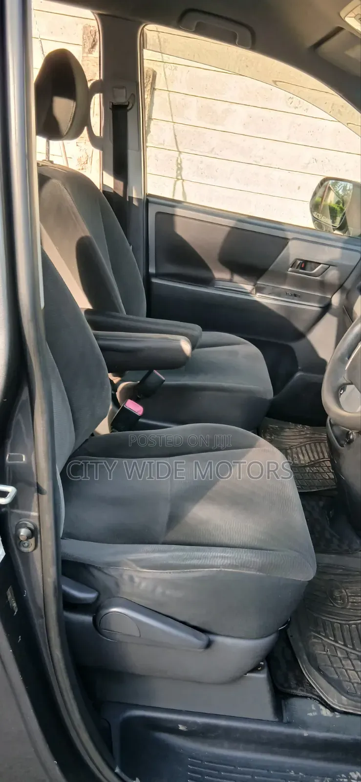 Toyota Noah 2012 Gray