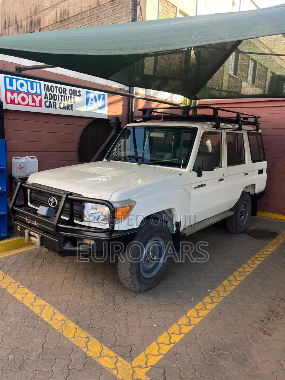 Toyota Land Cruiser 2016 White