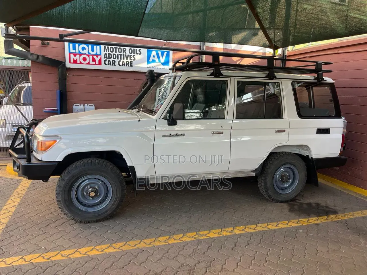Toyota Land Cruiser 2016 White