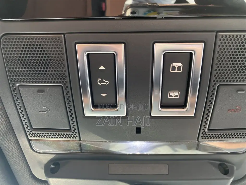 Land Rover Defender 2020 Brown