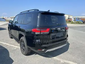 Toyota Land Cruiser LC300 2023 Black