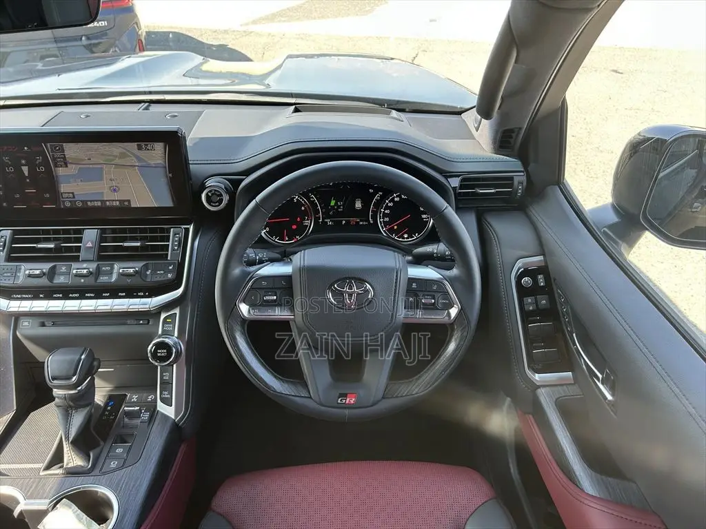Toyota Land Cruiser LC300 2023 Black