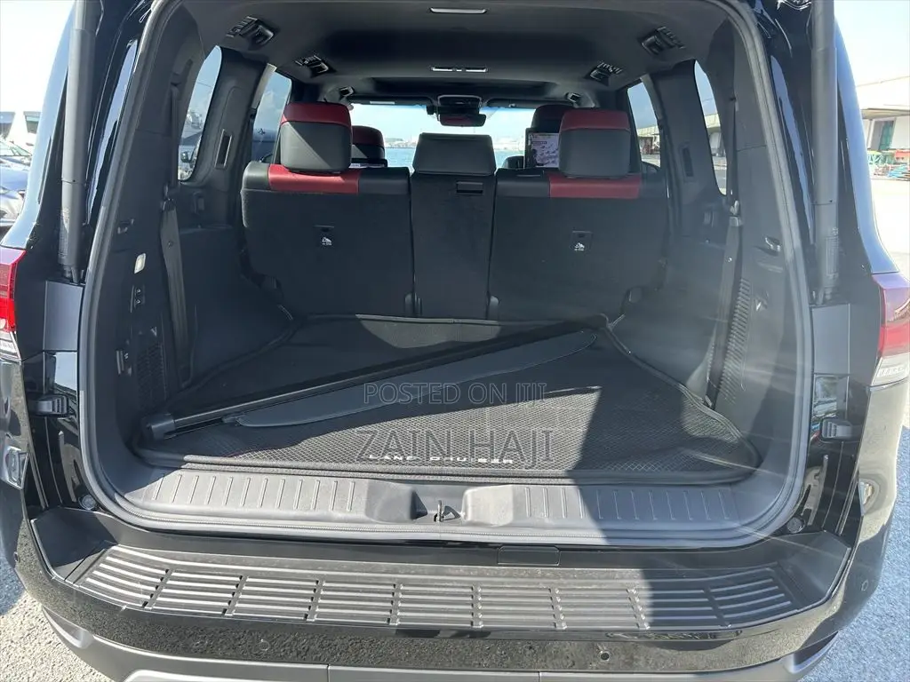 Toyota Land Cruiser LC300 2023 Black
