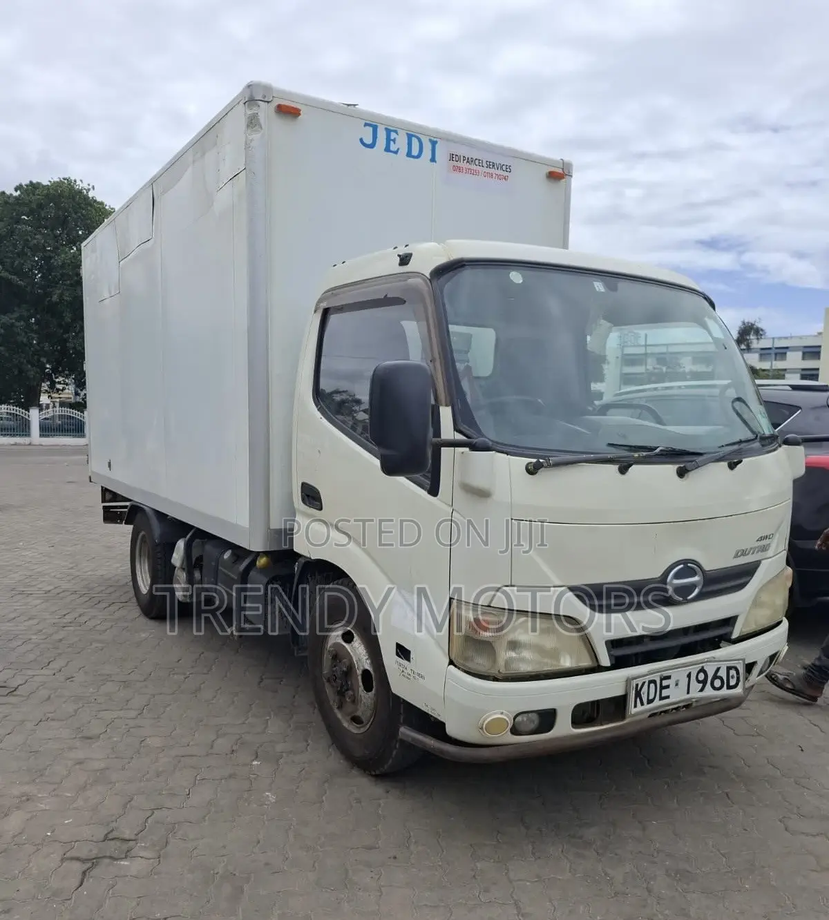 Hino Hino Dutro 2014 White