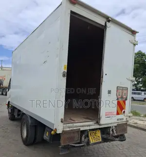 Hino Hino Dutro 2014 White