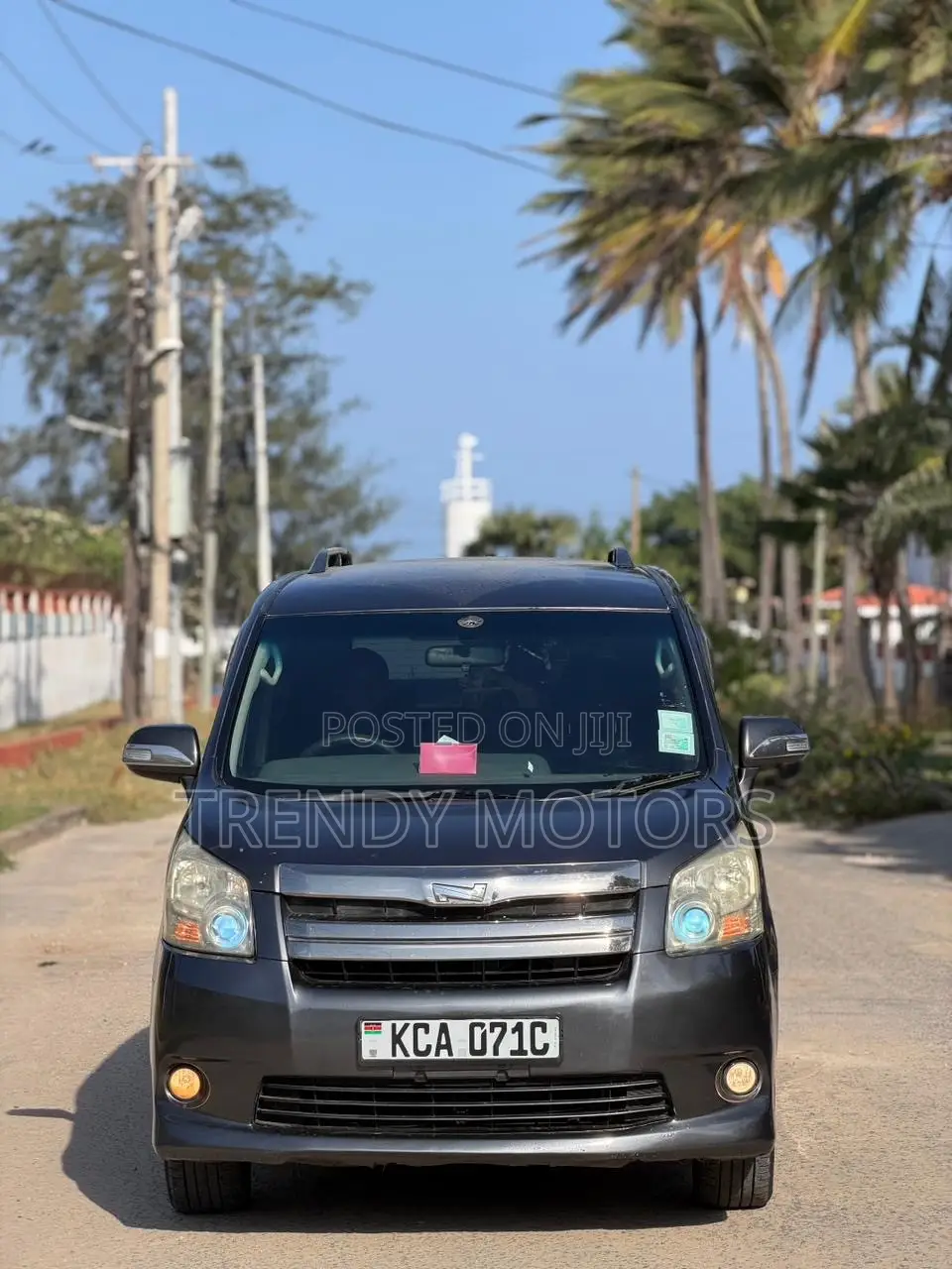 Toyota Noah 2007 Gray