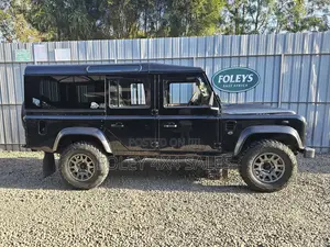 Land Rover Defender Puma 110 2.4 TD 2009 Black