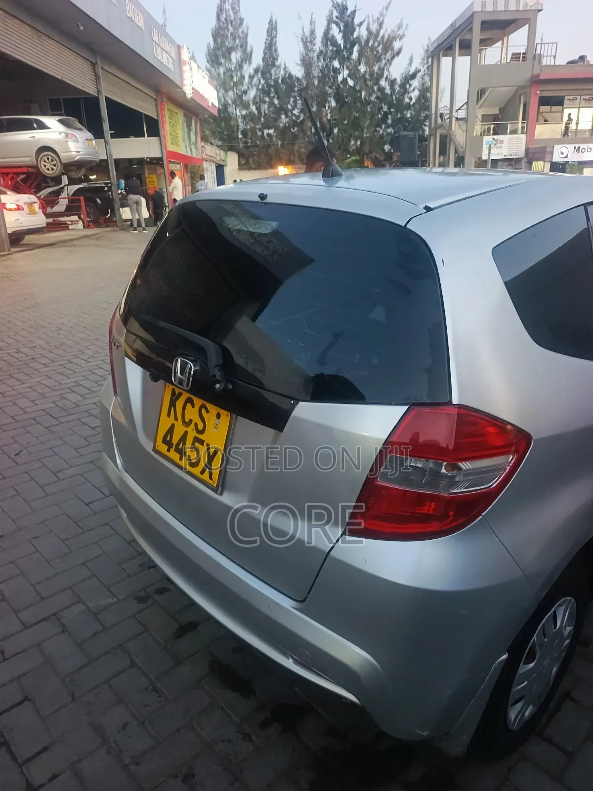 Honda Fit Automatic 2011 Silver