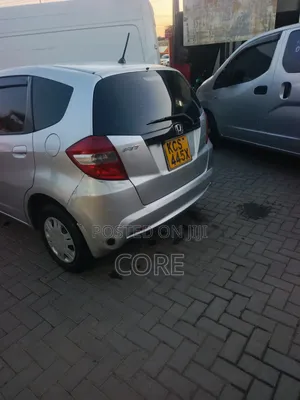Honda Fit Automatic 2011 Silver