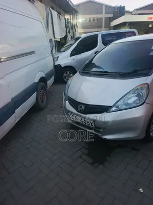 Honda Fit Automatic 2011 Silver