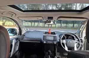 Toyota Land Cruiser Prado 2017 White