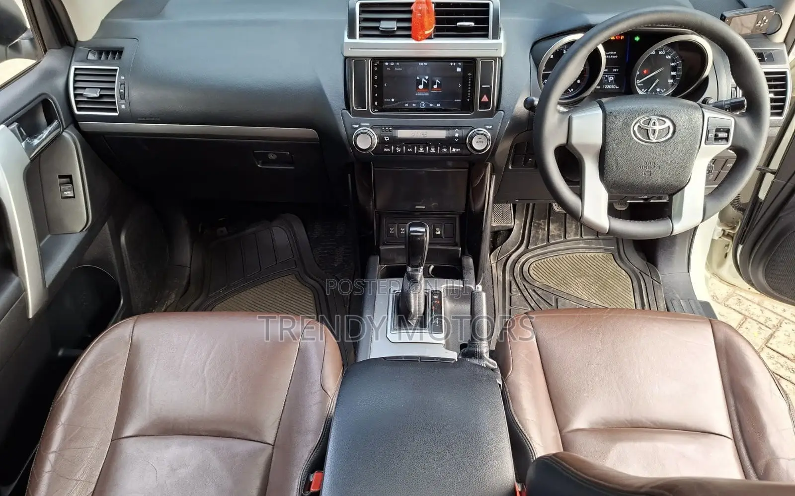 Toyota Land Cruiser Prado 2017 White