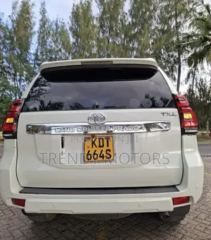 Toyota Land Cruiser Prado 2017 White