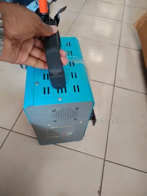 Built-in Safety Protection Against Reverse Polarity Car Battery Jumper