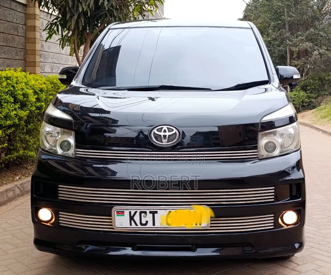 Toyota Voxy V 2WD 8-Seater 2011 Black