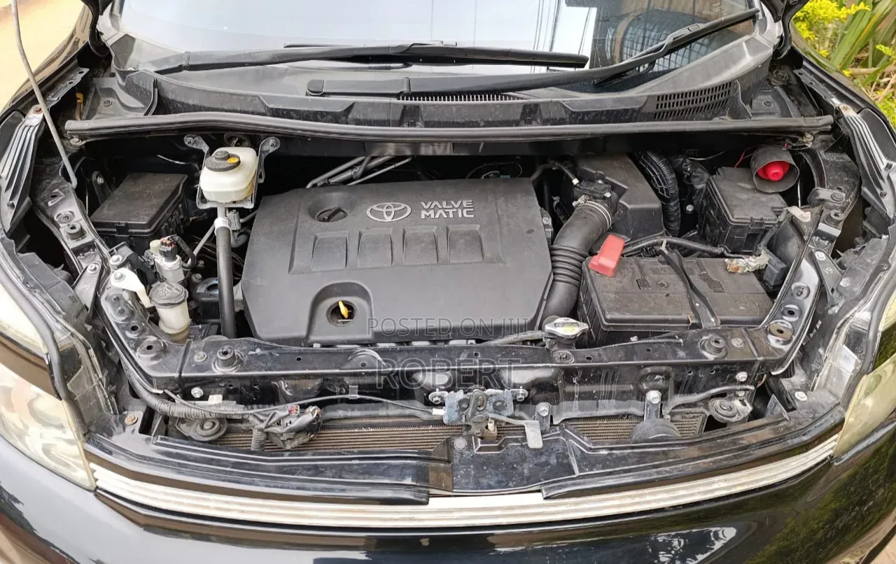 Toyota Voxy V 2WD 8-Seater 2011 Black