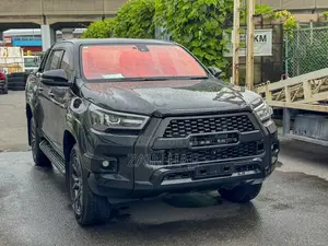 Toyota Hilux 2022 Black