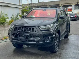 Toyota Hilux 2022 Black