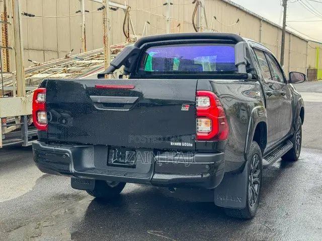 Toyota Hilux 2022 Black