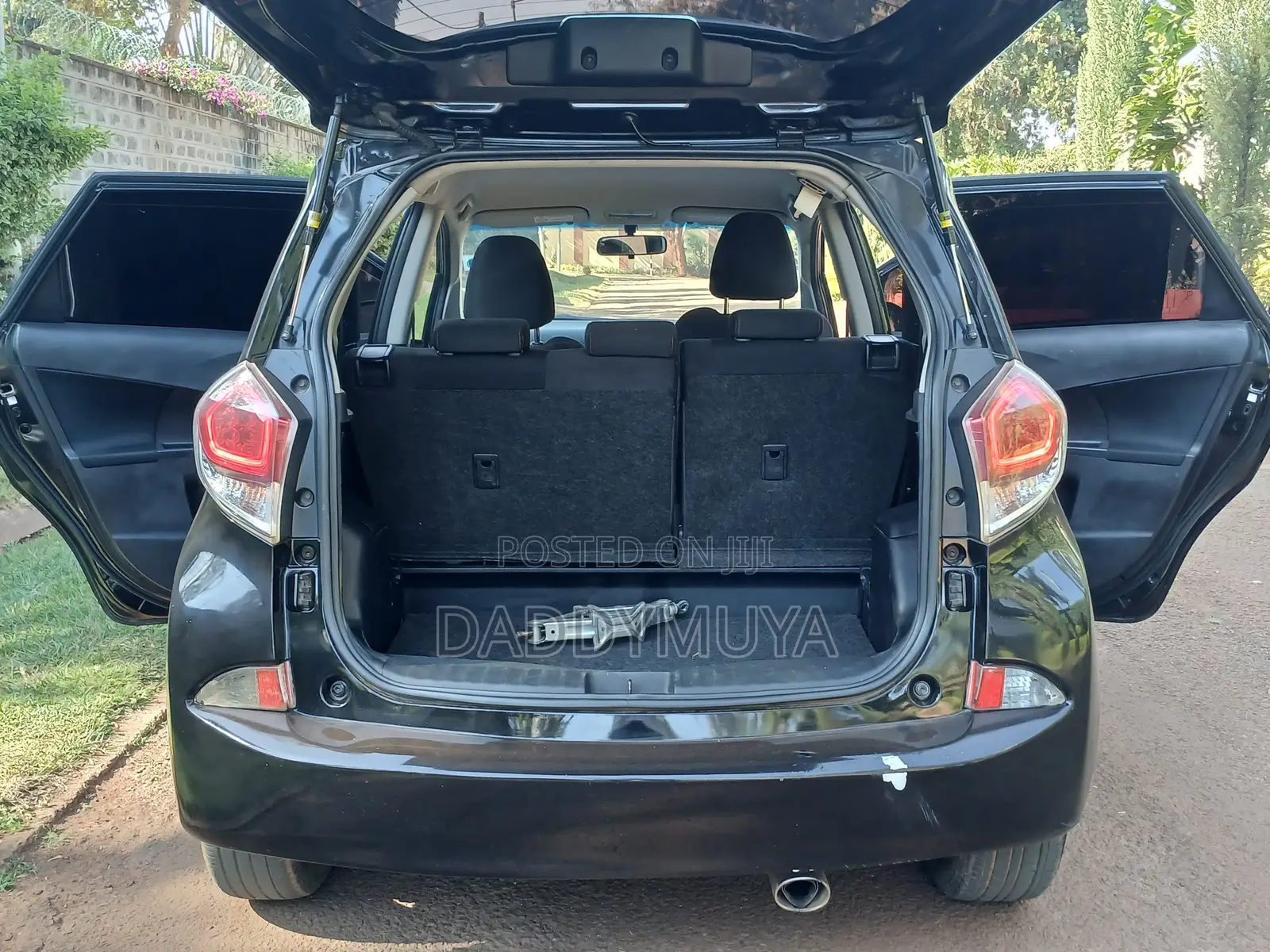 Toyota Ractis 2014 Black