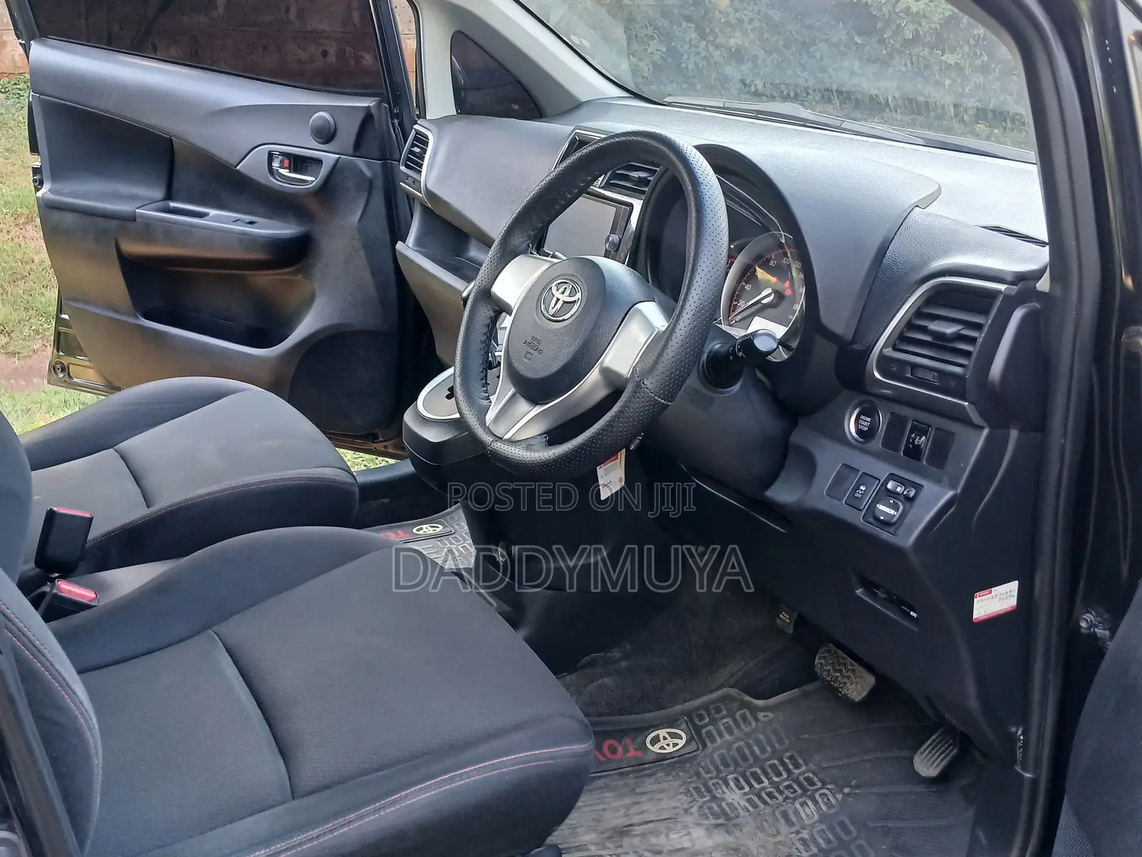 Toyota Ractis 2014 Black
