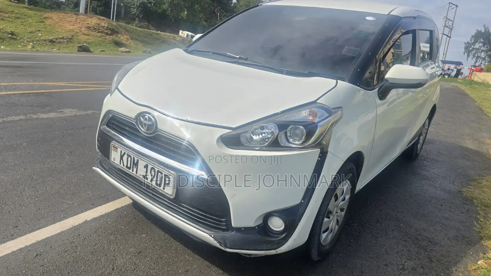 Toyota Sienta 2017 White