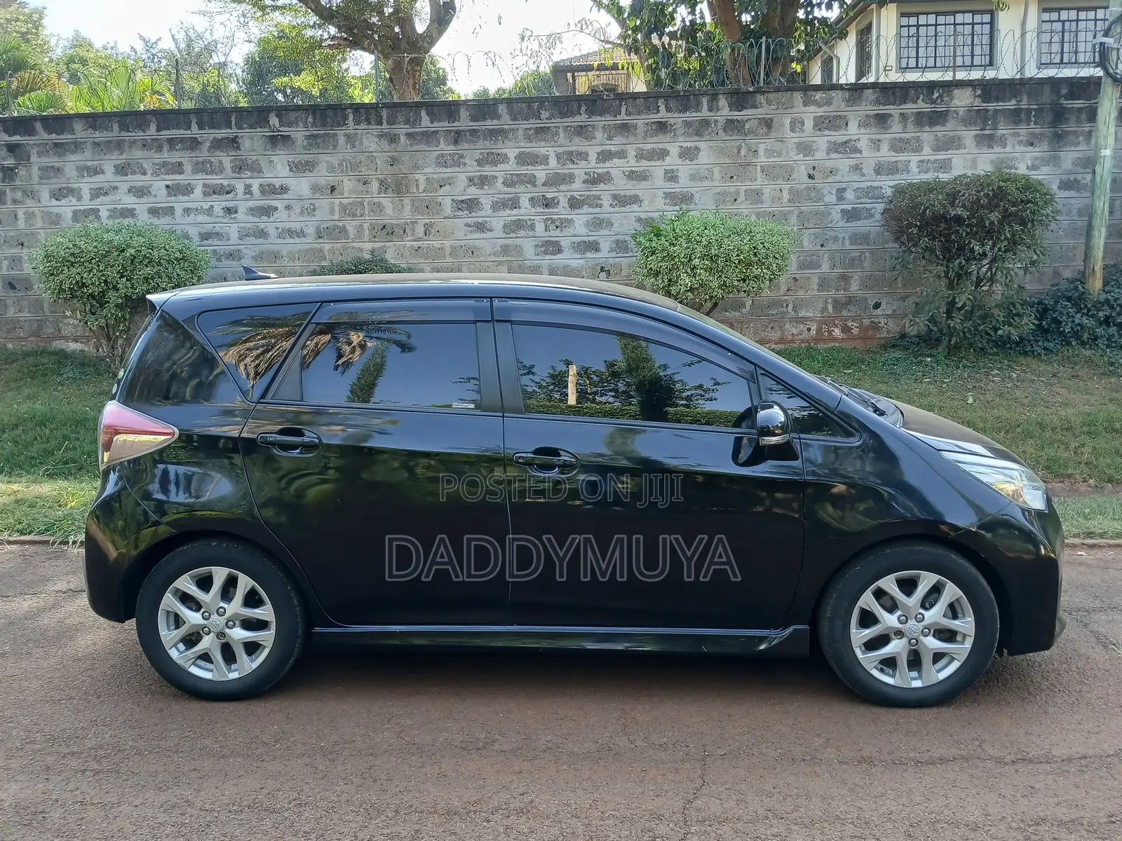 Toyota Ractis 2014 Black