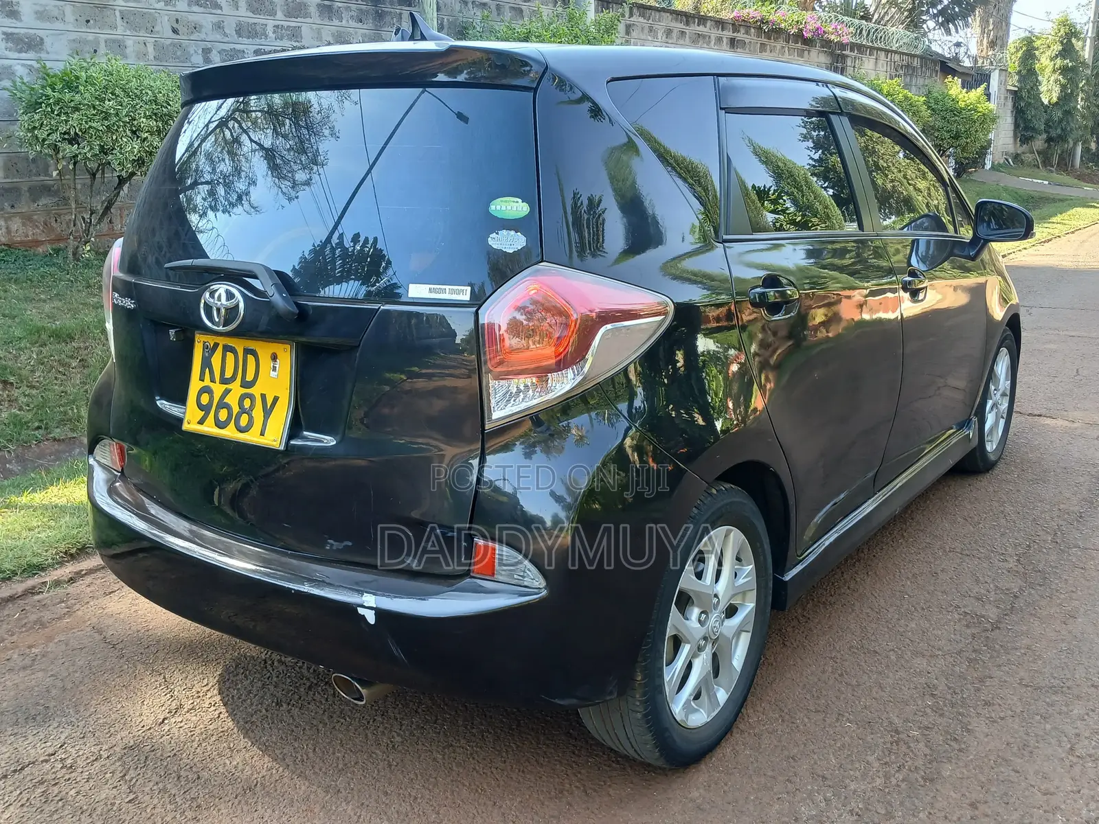 Toyota Ractis 2014 Black
