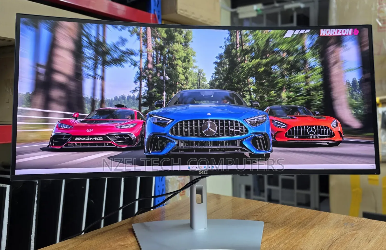 Dell 38 Inch Curved Monitor 
Model:U3821DW
Resolution:3840*1600