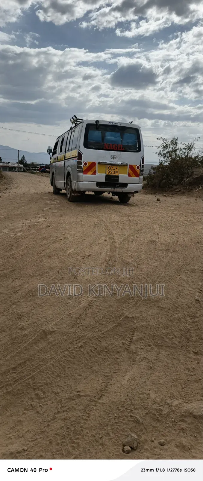 Toyota HiAce 2009 Silver