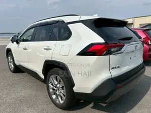 Toyota RAV4 2019 White