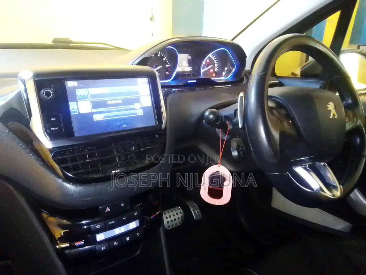 Peugeot 208 2015 White