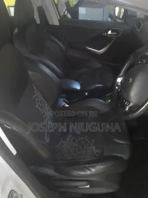 Peugeot 208 2015 White