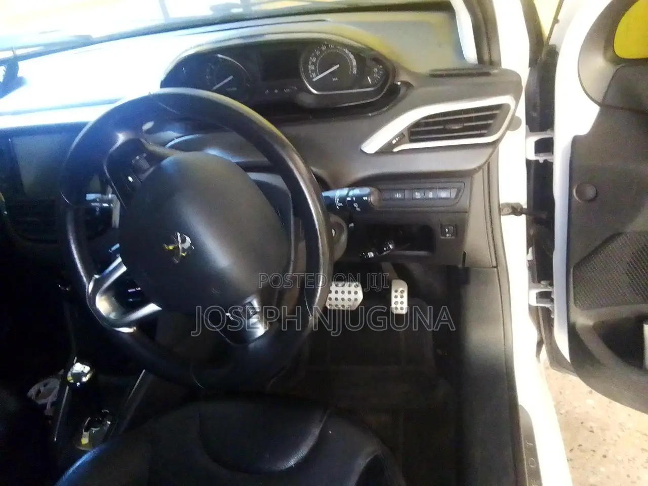 Peugeot 208 2015 White