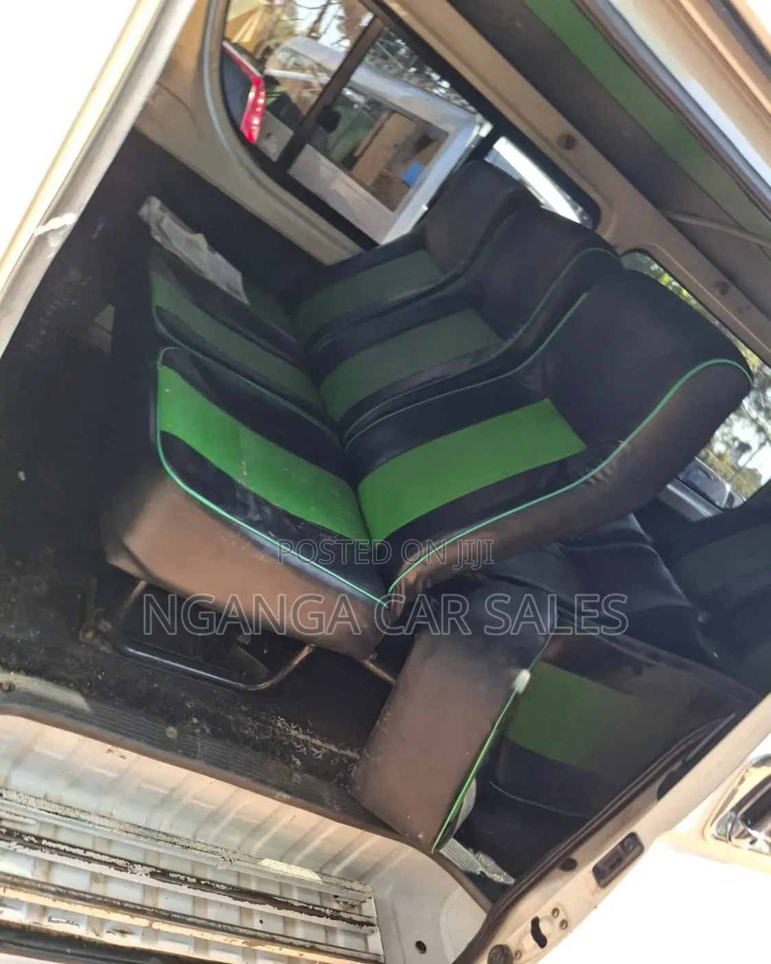 Toyota HiAce 2013 White