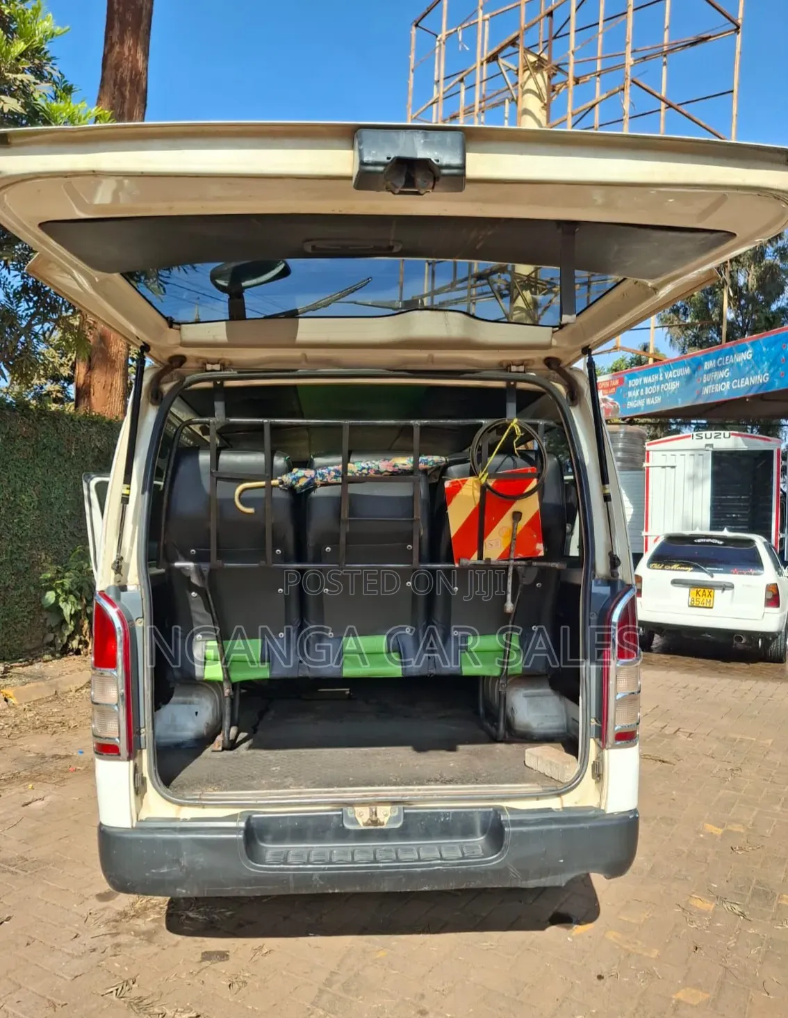 Toyota HiAce 2013 White