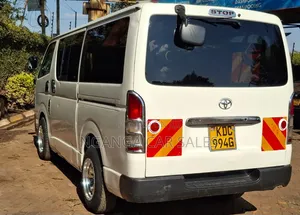 Toyota HiAce 2013 White