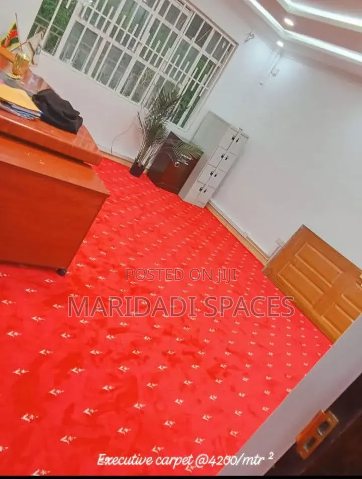 Premium Executive Red and Green Wall to Wall