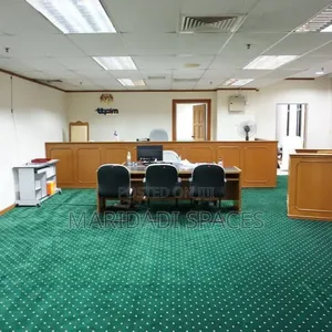 Premium Executive Red and Green Wall to Wall
