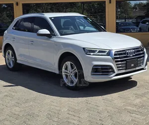 Audi Q5 45 Premium AWD quattro 2020 White