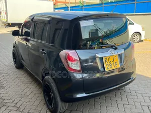 Toyota Ractis 2009 Black