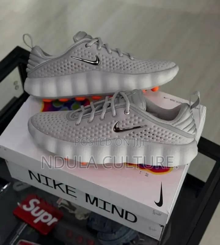 Nike Mind 002