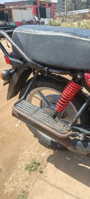 TVS HLX Plus ES 2024 Red
