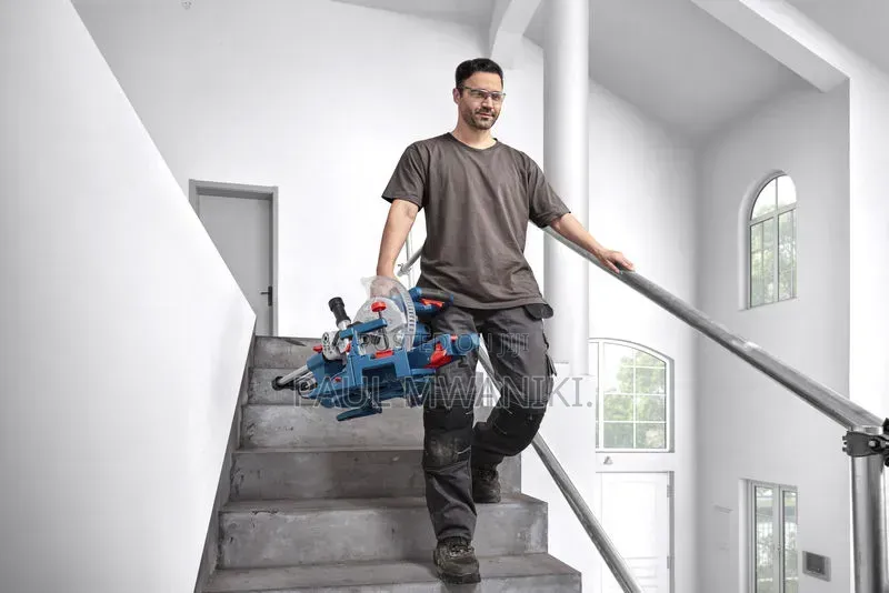 Professional Gcm305-216s
Mitre Saw