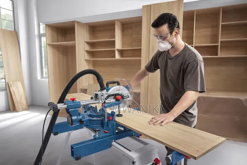 Professional Gcm305-216s
Mitre Saw